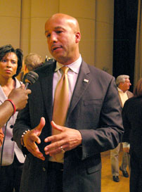 Mayor Ray Nagin talks with reporters about his bid for re-election.