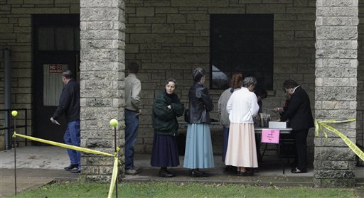 Prospective jurors, including women in prairie dresses from the Yearning for Zion Ranch, arrive for the first day of jury selection in the trial of Raymond Jessop Monday, Oct. 26, 2009, in Eldorado, Texas. Jessop, the first man to face criminal charges following the raid of the polygamist sect's West Texas ranch, faces up to 20 years in prison if convicted of sexual assault of a child, a charge stemming from his alleged marriage to an underage girl in the Fundamentalist Church of Jesus Christ of