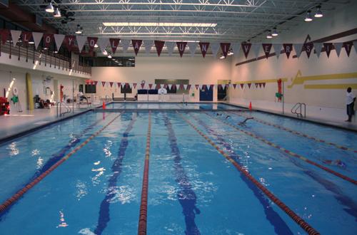 Loyola’s oylmpic-size swimming pool for students and members’ use is on the fifth floor of the Rec Plex. The Athletics and Wellness Department offer aquatic classes, private and semi-private swimming lessons, as well as an American Red Cross Lifeguarding Certification Course.