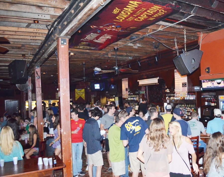 nside+the+uptown+bar+The+Boot+on+a+weekend+night.+The+Boot+is+located+right+next+to+Tulane+University+and+is+a+popular+bar+with+college+students+of+all+ages.