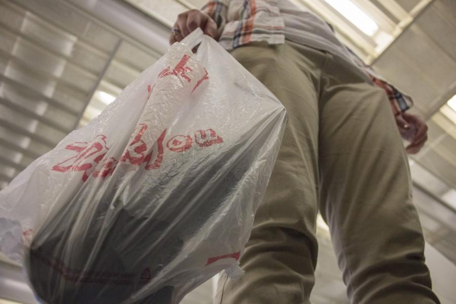 Organizations push for citywide ban on plastic bags