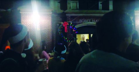 ‘Wreath drop’ rings in a new church year