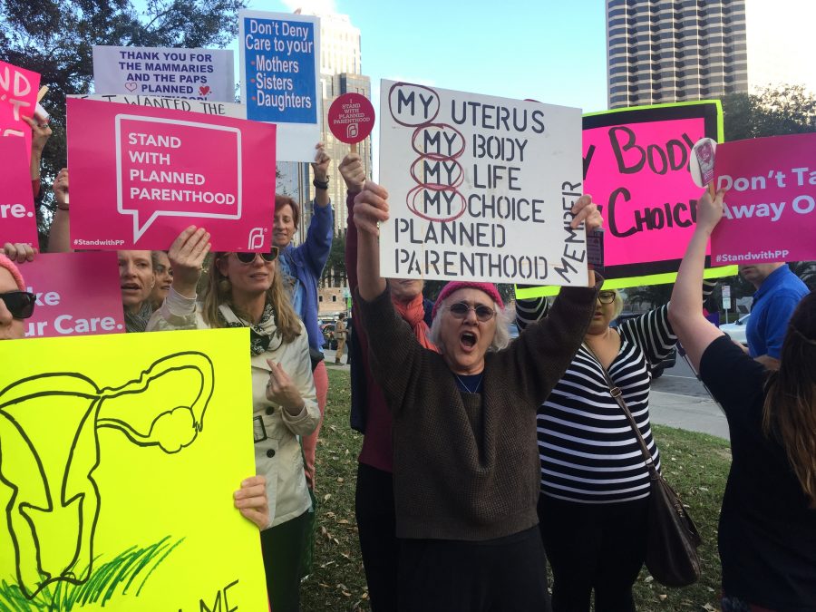 Planned+Parenthood+supporters+chant+for+pro-choice+rights.+Nearly+200+people+gathered+in+front+of+City+Hall+to+defend+the+organization+in+response+to+President+Trumps+order+to+defund+it.+Feb.+10%2C+2017.+Photo+credit%3A+Haley+Pegg