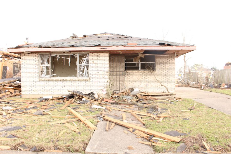 New Orleans East residents turn to each other to pick up the pieces, in wake of EF3 tornado