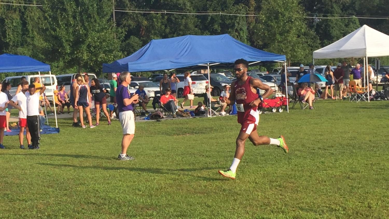 Cross country runner Brian Davis competes at the LSU Cross Country Festival on Sept. 16, 2017. The Loyola cross country team finished 7th overall at the event. Photo credit: Jc Canicosa