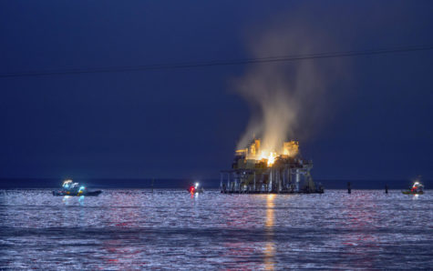 Gas platform explodes on Lake Ponchartrain