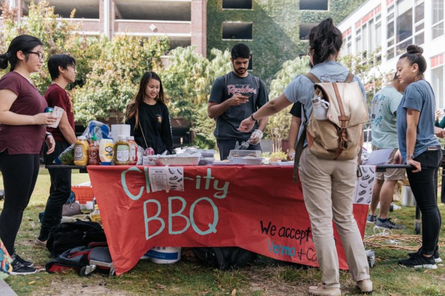 Students+came+out+to+support+the+Barbecue+for+Charity+event+hosted+by+the+Loyola+Asian+Student+Organization+Thursday%2C+Nov.+2.+promoting+the+Nov.+11+auction+at+McAllister+Hall+on+Tulanes+Campus.+All+proceeds+will+go+to+the+Pacific+Links+foundation+to+fight+human+trafficking+and+support+sustainable+development+in+Vietnam.+Photo+by+Barbara+Brown.+Photo+credit%3A+Barbara+Brown
