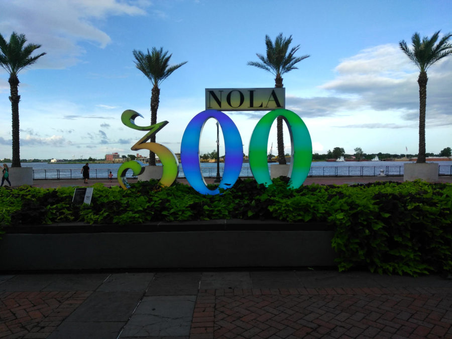 The New Orleans Tricentennial sign stands dry on Tuesday September 4, 2018 after tropical storm Gordon missed the downtown New Orleans area. Loyola reopened at 10:30 a.m. Wednesday morning after closing down on Tuesday. Photo credit: Cristian Orellana