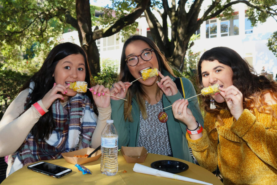 Students eating some of President Tetlow's favorite foods at the Tetlow Fest on Nov. 15 2018. Photo credit: Sidney Ovrom