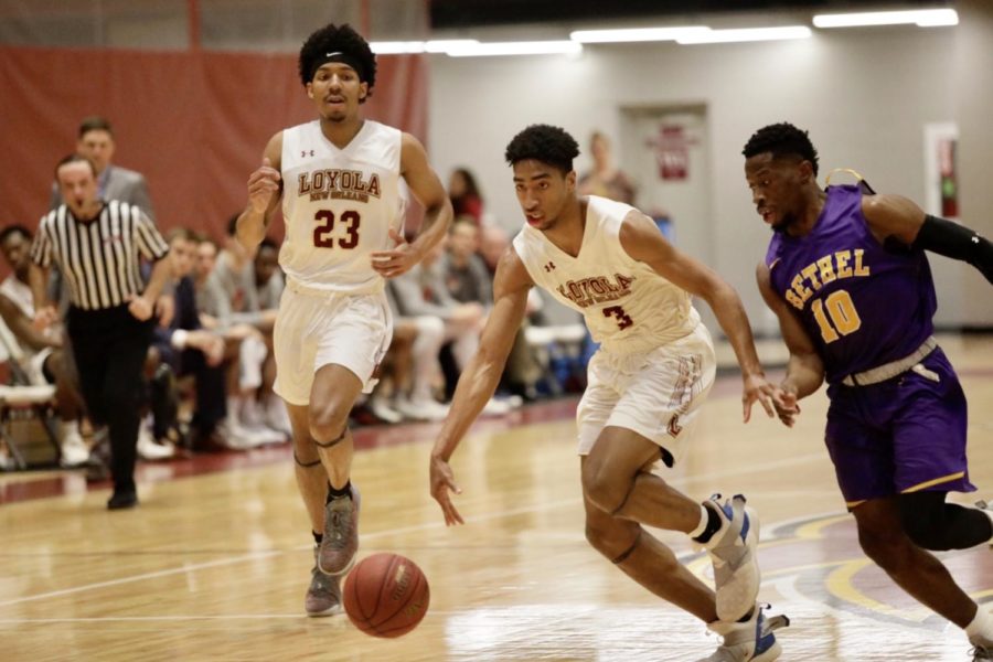 18 Loyola basketball players earned conference awards. Mass Communication freshman Myles Burns (3) won Defensive Player of the Year and mass communication freshman Zach Wrightsil (23) won Freshman of the Year. Photo credit: Michael Bauer