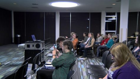 Students listen at the Fight for Immigrants' Rights session hosted by the Loyola College Democrats. The session had both local and national organizations in attendance. Photo credit: Cristian Orellana