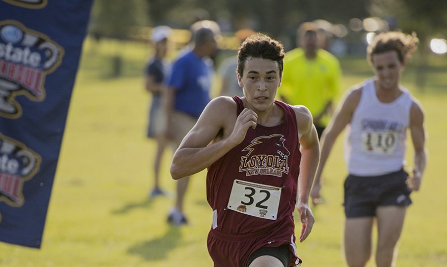 Psychology+junior+Hayden+Ricca+sprints+for+the+finish.+Ricca+and+the+men%27s+cross+country+team+won+the+SSAC+championship+on+Saturday%2C+Nov.+2%2C+2019.+Photo+credit%3A+Sabelo+Jupiter