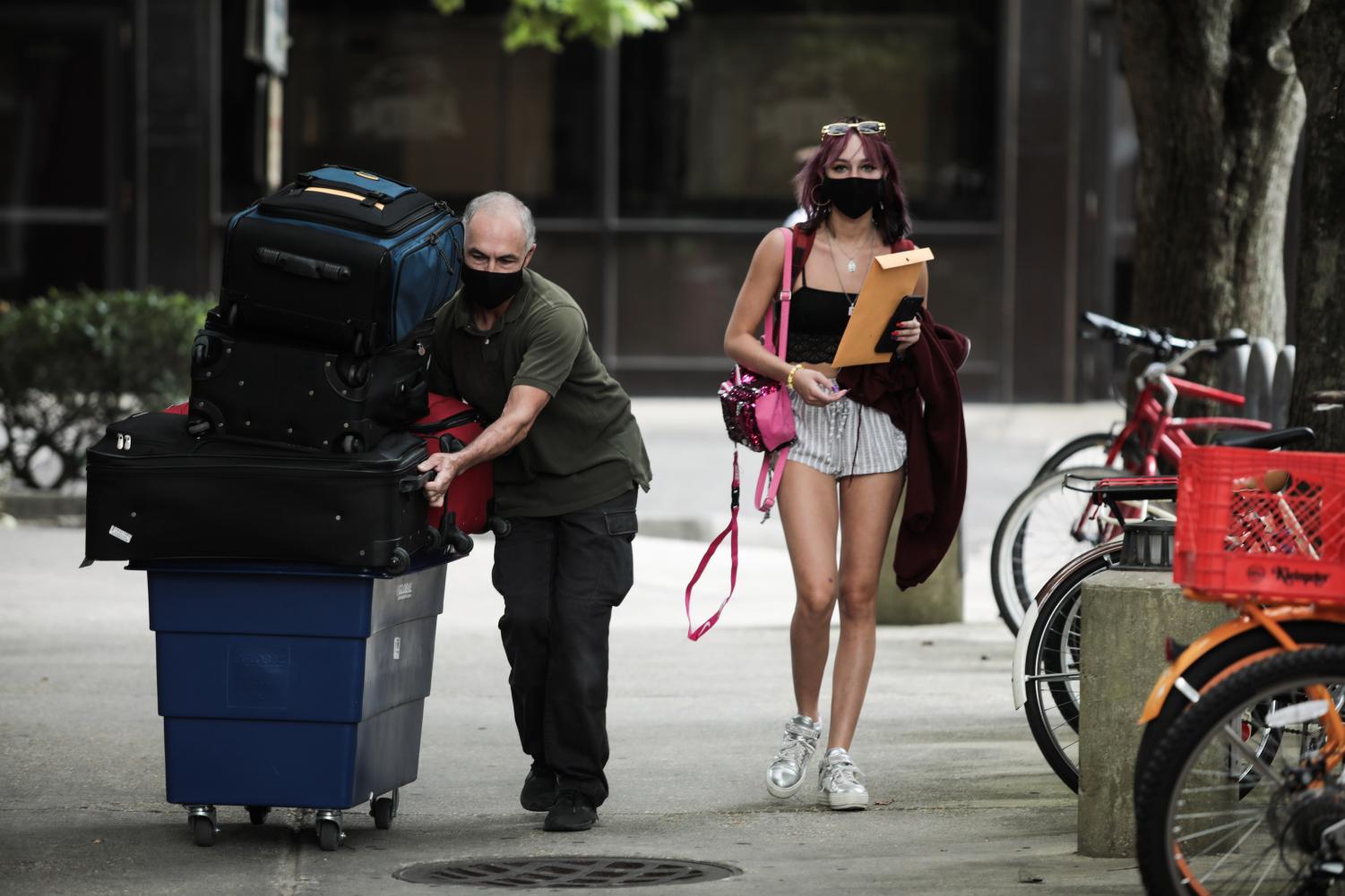 Photo Gallery Loyola students movein ahead of inperson start The