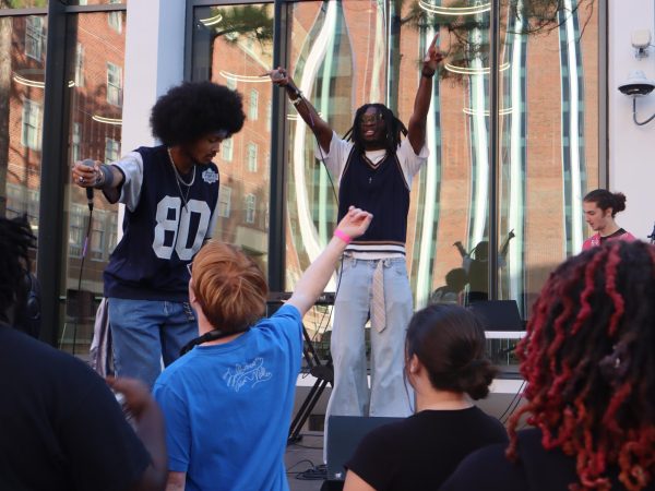 Azure Skyz and Jafearce perform at Reschella.