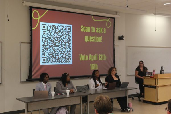 Kamrin Jones, Kiyah Merritt, Makayla Horton, and Violette Worley at the SGA debate. Courtesy of Heidi Herrera for the Maroon.